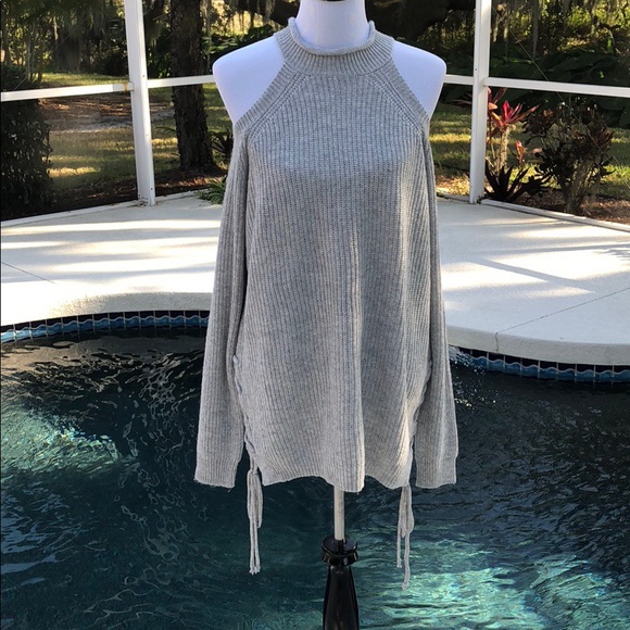 LAST ONE MED Grey cold shoulder halter sweater. - Picture 5 of 8